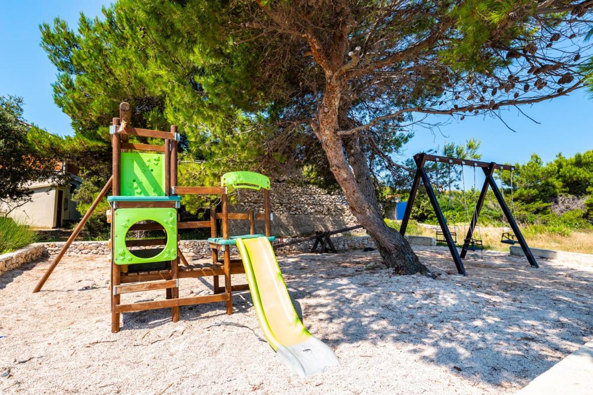 Caravan Near The Sea 2 Ugljan Exterior photo