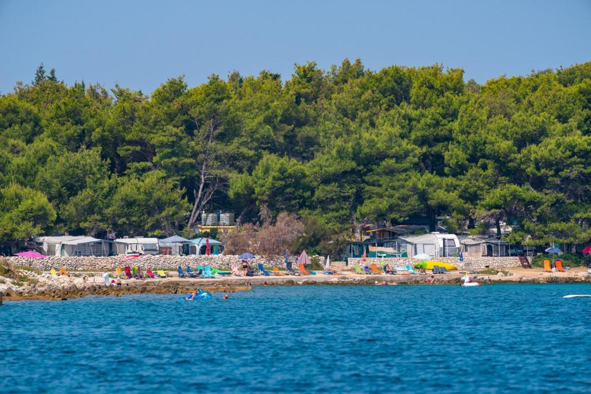 Caravan Near The Sea 2 Ugljan Exterior photo